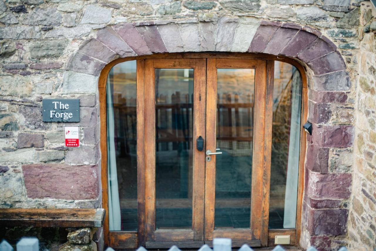 St Davids Hideaway With Roll-Top Bath & Log Burner Exterior photo